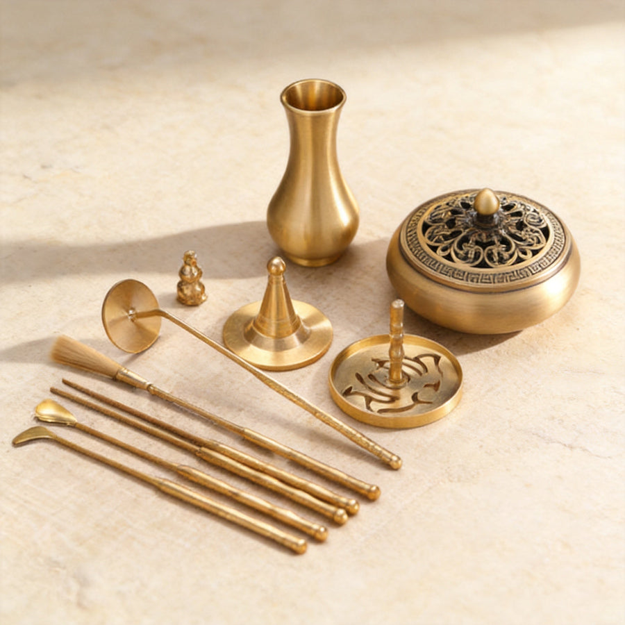 Qinvera guide visual for lotus incense stencil with a neutral article illustration or explanatory diagram.